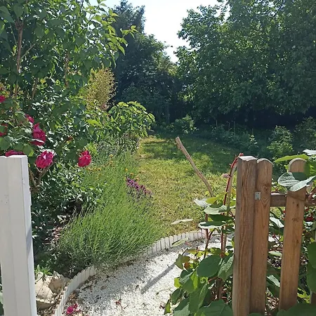 Le Jardin Du Couvent Apartamento Roussillon (Isere)